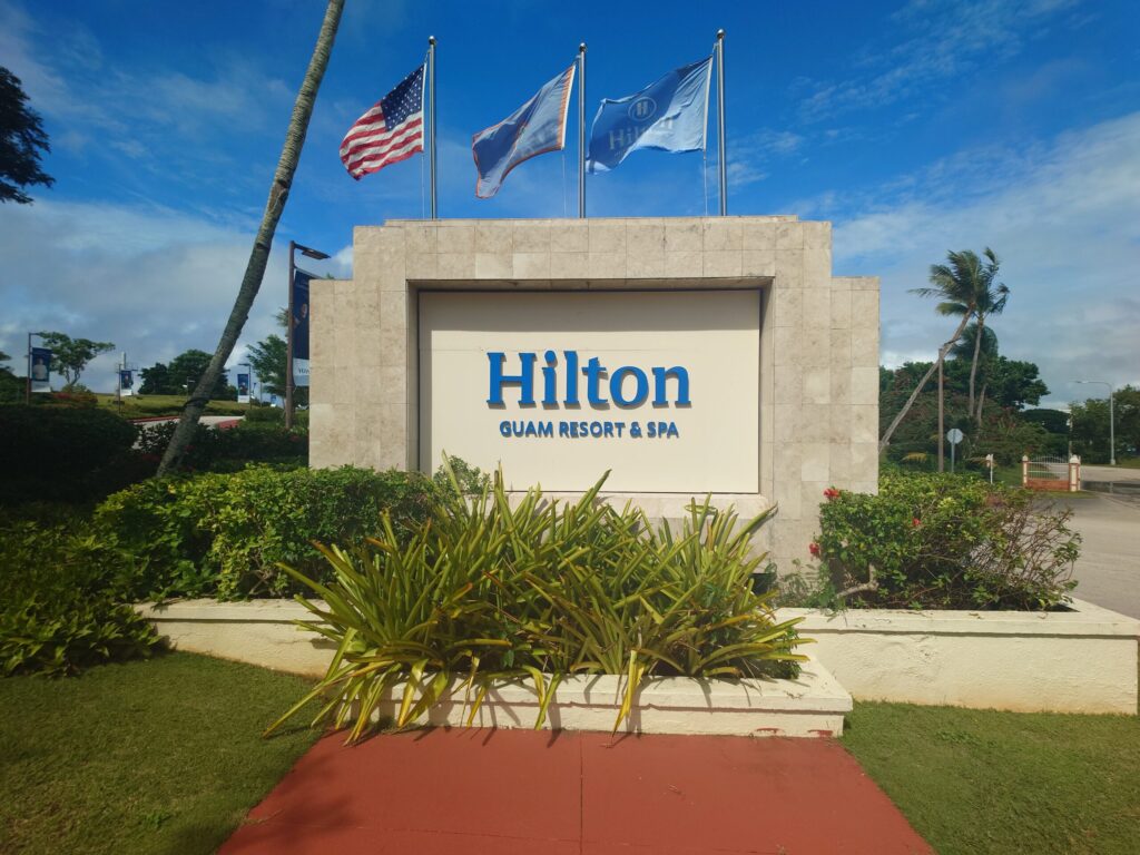 ヒルトングアム正面