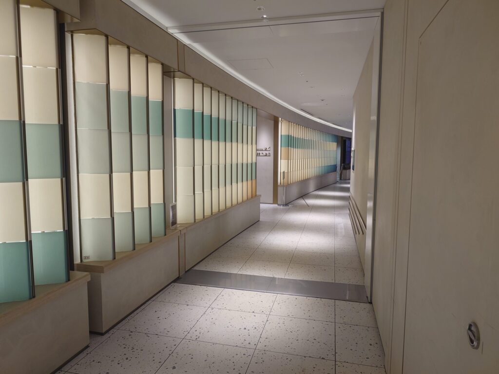 KIXラウンジKANSAI廊下